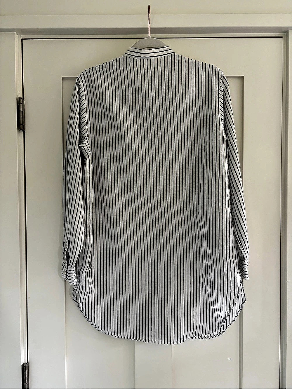 MOUSSY Striped Collarless Button-Up Shirt | White Grey Pinstripe Long Sleeve - Picture 3 of 8